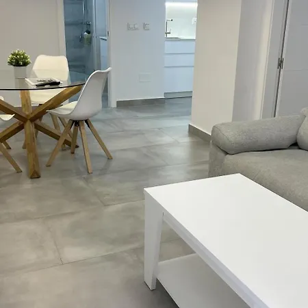 Piso De Lujo En Primera Linea De Playa Y Garaje Cadiz
