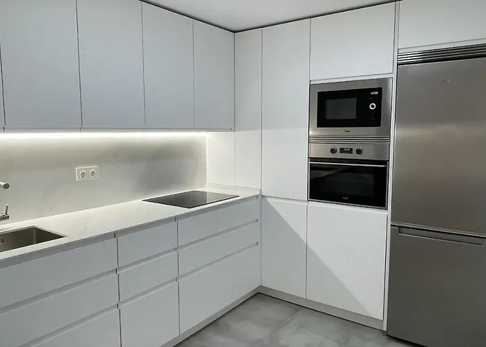 Piso De Lujo En Primera Linea De Playa Y Garaje