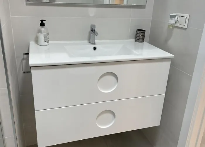 Piso De Lujo En Primera Linea De Playa Y Garaje Kadyks