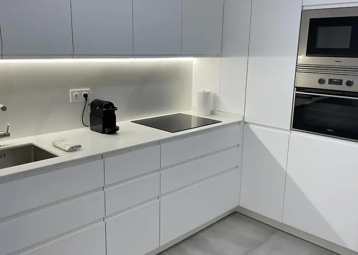 Piso De Lujo En Primera Linea De Playa Y Garaje Kadyks