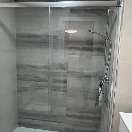 Piso De Lujo En Primera Linea De Playa Y Garaje * Cadix