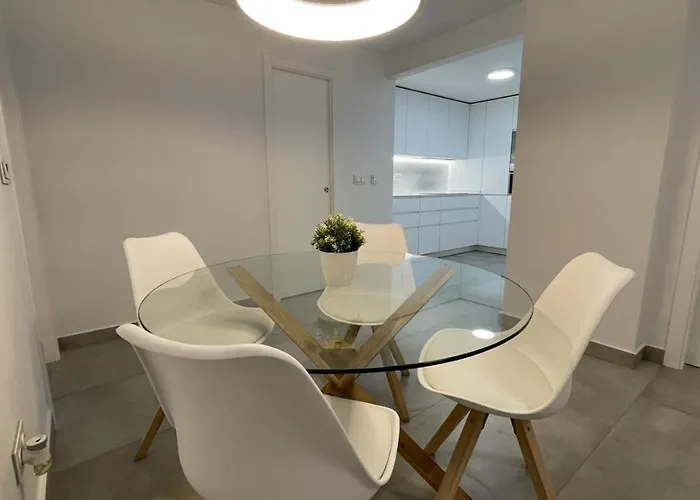 Piso De Lujo En Primera Linea De Playa Y Garaje