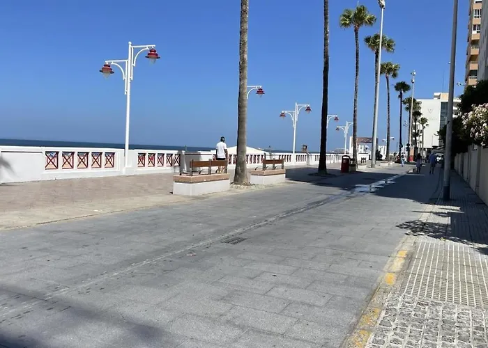 Apartamento Piso De Lujo En Primera Linea De Playa Y Garaje Cádiz