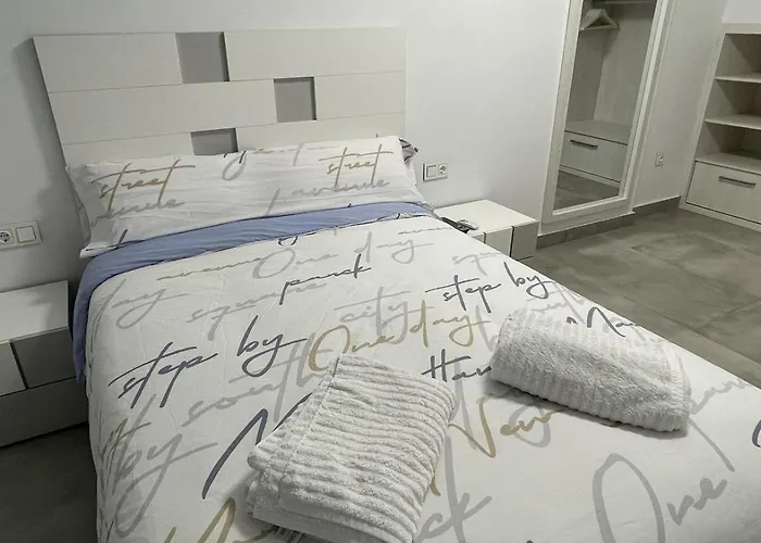 Apartamento Piso De Lujo En Primera Linea De Playa Y Garaje Cádiz