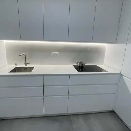 Piso De Lujo En Primera Linea De Playa Y Garaje