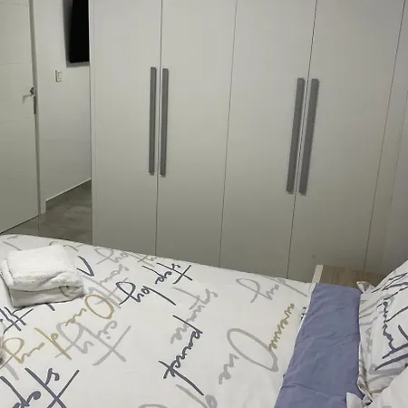 Piso De Lujo En Primera Linea De Playa Y Garaje *